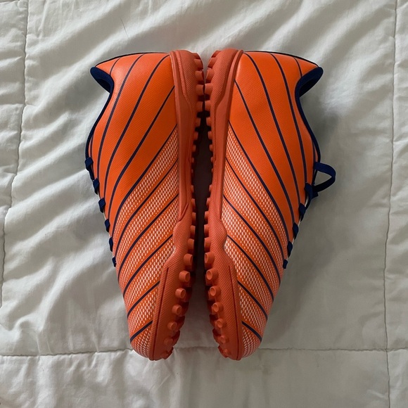 Umbro Men's Velocita Elixir League Turf Soccer Cleats 7.5 White Orange Blue NEW - Picture 5 of 7